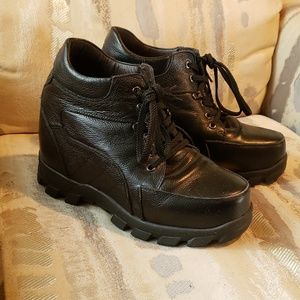 Super chunky black leather platform boots us 9